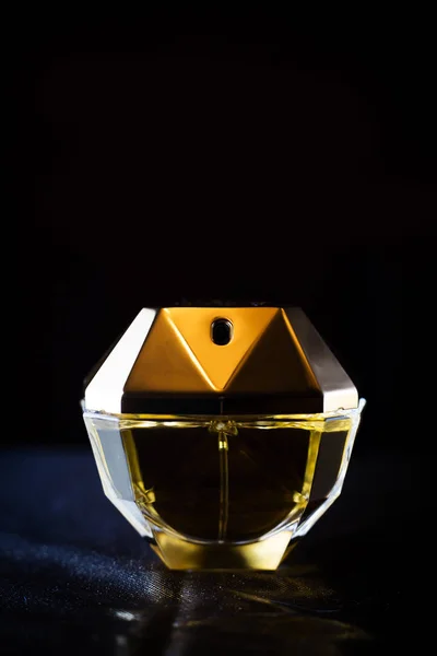Female Yellow Stylish Perfume Golden Background — Stock Photo, Image