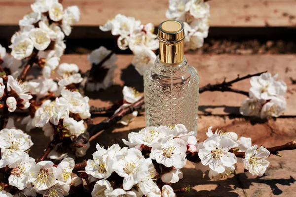 Perfumy Wiosennych Kwiatów — Zdjęcie stockowe