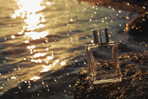 Perfume Bottle Water Splashes — Stock Photo, Image