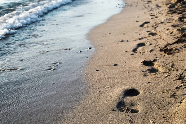 Impronte Sulla Spiaggia Del Mare — Foto Stock