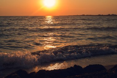 Gün batımı. Güzel gün batımı Karadeniz. Altın deniz günbatımı. Resim deniz günbatımı.