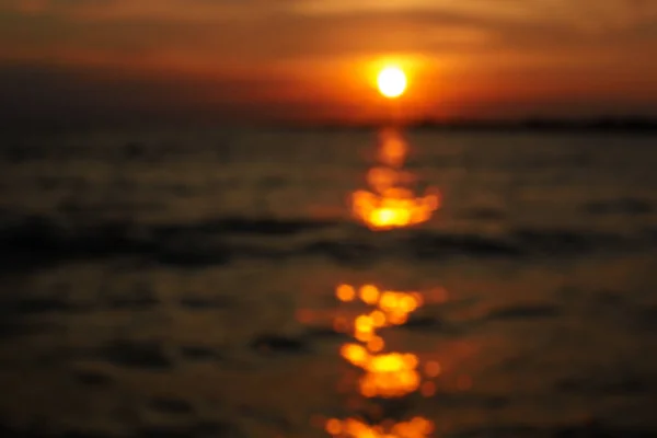 Borrão Abstrato Pôr Sol Sobre Mar Com Sol Ondas Luz — Fotografia de Stock