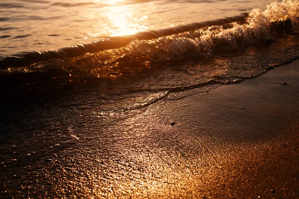 Solnedgången Guld Havets Vågor — Stockfoto