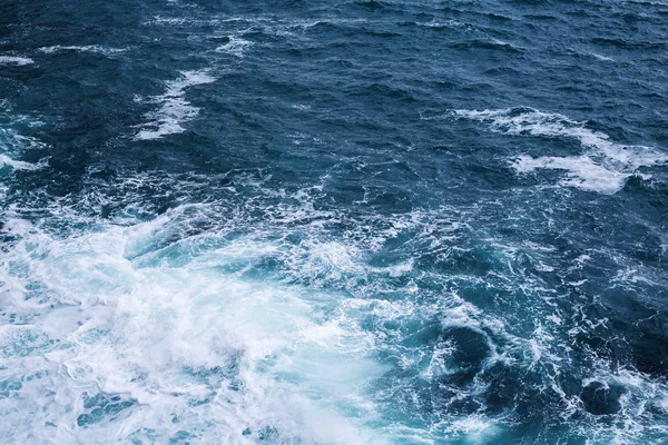 海水溅起泡沫波 水面纹理 — 图库照片