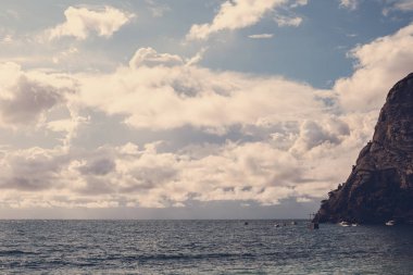 Karadeniz manzarası ve Kırım 'daki dağ