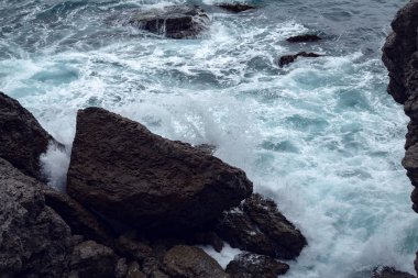 fırtına kayalar hits