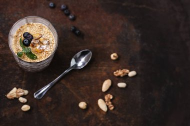 bir bardak krem tatlı