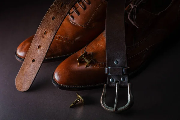 Мужская Обувь Ремень Запонки — стоковое фото