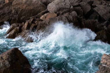 deniz suyu kayalar hits