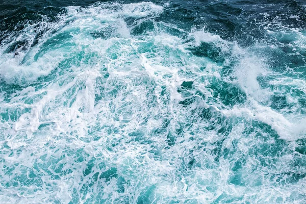 Salpicaduras Agua Mar Con Olas Espumosas Textura Superficie Agua Islas — Foto de Stock