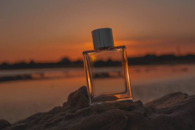 gün batımında parfüm