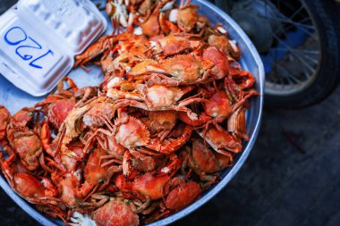 Taze deniz ürünleri ile geleneksel Tay deniz gıda pazarı