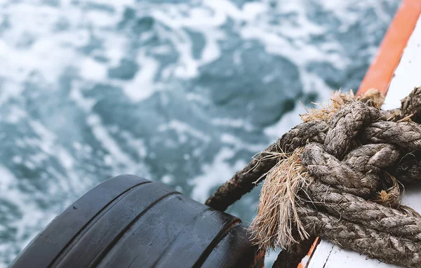 Мотузка на морі — стокове фото