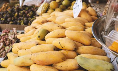 Mango Tay pazarında