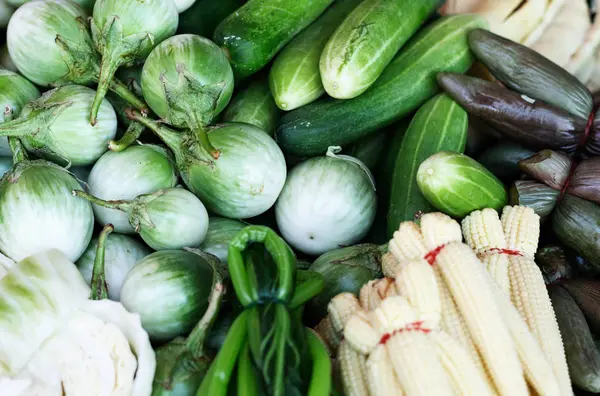 Zielone warzywa w Thai Street Market — Zdjęcie stockowe
