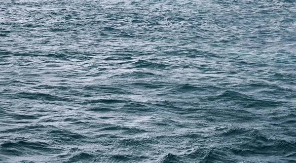 Textura da água do mar azul — Fotografia de Stock