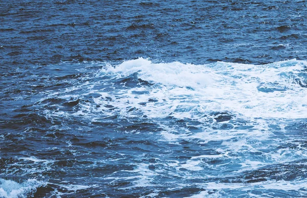 Текстура синего моря бури — стоковое фото