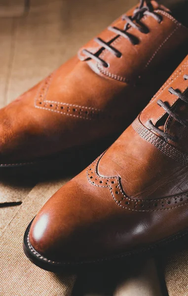 Elegantní hnědé mužské boty — Stock fotografie