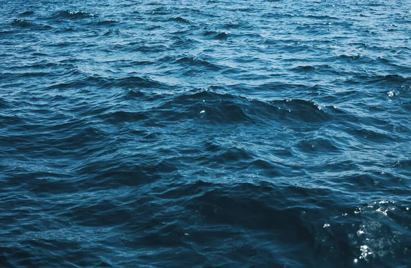 Mar de água azul abstrato para fundo — Fotografia de Stock