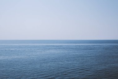 Sakin deniz manzarası