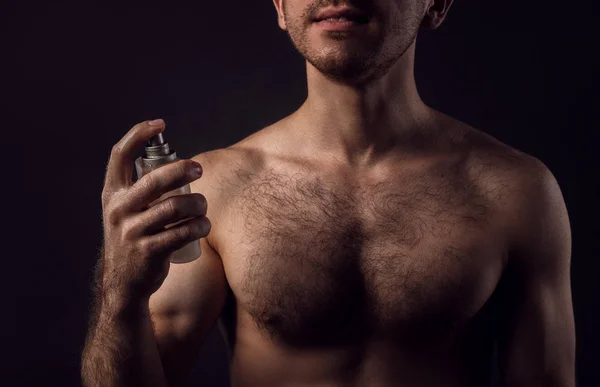 Homme sexy et parfum — Photo