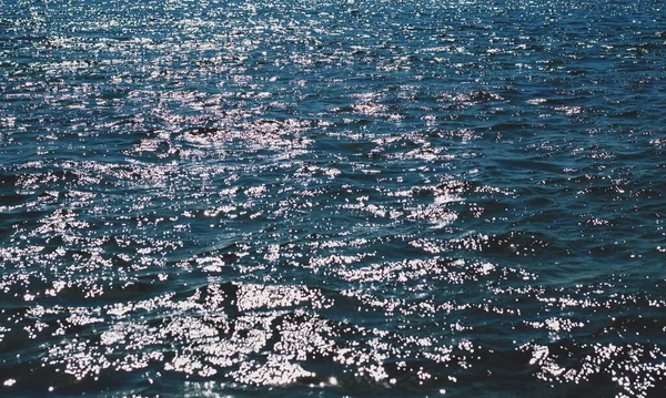 Agua Mar Oscura Con Reflejo Solar — Foto de Stock