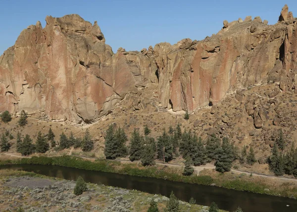 The Crooked River as it flows through Smith Rock State Park, Oregon