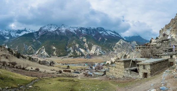 Bela Paisagem Montanhosa Com Aldeia Braka Dia Primavera Nepal — Fotografia de Stock