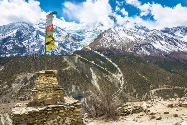 Камінь Буддійська Ступа Проти Сніжні Піки Хмари Гімалаї Непал — стокове фото