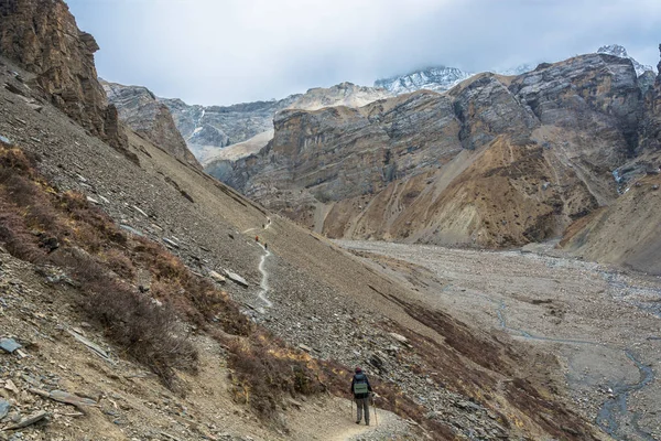 Valientes Turistas Las Hermosas Montañas Del Himalaya Día Primavera Nepal — Foto de Stock