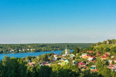 Eski Rus Ples Rusya batan güneşin ışınları içinde Panoraması.