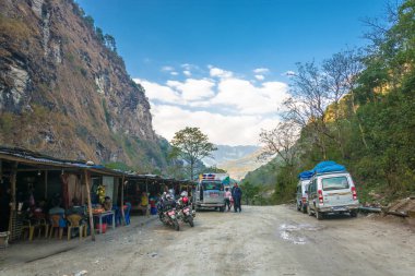 Annapurna, Nepal-11.04.2018 Cafe yolda 11 Nisan 2018 Annapurna, Nepal pistinde izlemek.