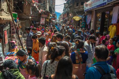 Katmandu, Nepal-14.04.2018: sermaye, 14 Nisan 2018 dar sokaklarında Katmandu, Nepal. 