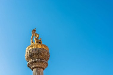 Mavi gökyüzü arka plan, Nepal Budist Tapınağı üzerine özgün dekorasyon.