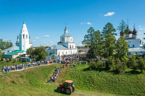 LUH, Ivanovo region, Rusya Federasyonu - 08/25/2018: bölgesel Festivali-Fuar Luk-luchok 25 Ağustos 2018 yılında şehir Luh, Ivanovo region, Rusya Federasyonu,.