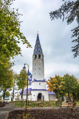 Kutsal Haç Kilisesi ile çan kulesinde 1774 yılında Palekh, Ivanovo region, Rusya Federasyonu. 