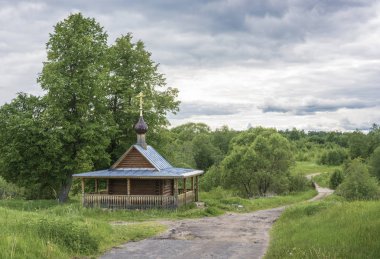 Aziz Nikolaos kutsal bahar Wonderworker Chubukovo Köyü, Uglichsky District, Yaroslavl bölgesi, Rusya yakın. 