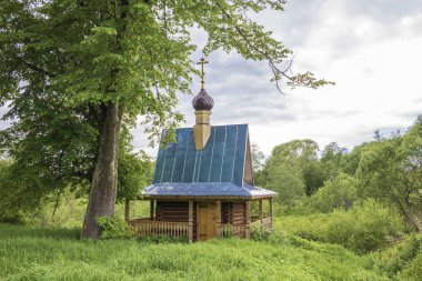 Aziz Nikolaos kutsal bahar Wonderworker Chubukovo Köyü, Uglichsky District, Yaroslavl bölgesi, Rusya yakın. 