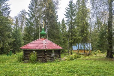 Adrian Poshekhonsky kutsal bahar Zadnevo Köyü, Poshekhonsky bölgesi, Yaroslavl bölgesi, Rusya yakın. 