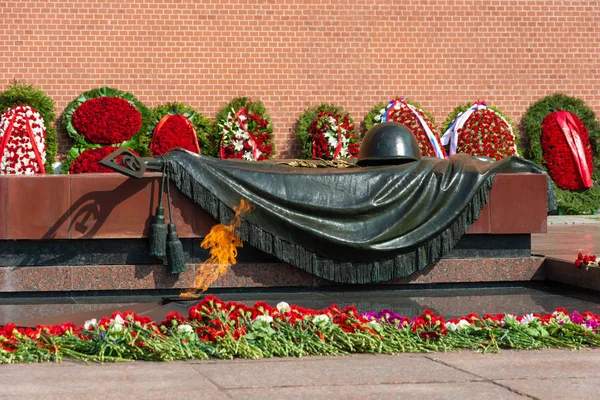 Monument Tomb of the Unknown Soldier near the Kremlin wall in Al — Stock Photo, Image