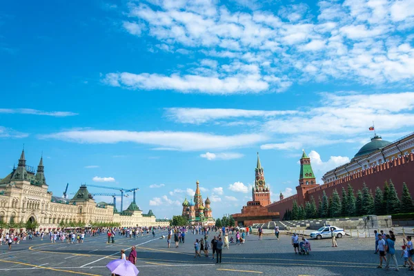 Rode plein in de zomer zonnige dag, 06/22/2019, Moskou, Rusland. — Stockfoto