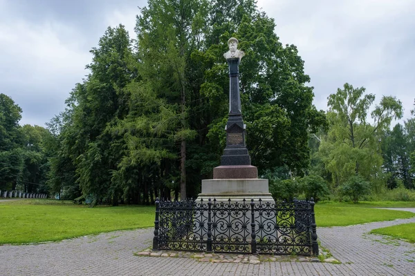 Памятник великому князю Василию I на Соборной горе в Плёсе, Иван — стоковое фото