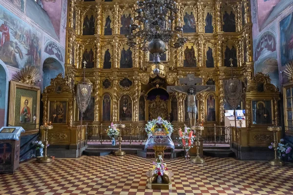 1774 yılında inşa edilen Kutsal Haç Ortodoks Kilisesi'nde, Pal kenti