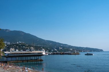 Karadeniz sahilinde plaj, 09/03/2019, Yalta, Kırım. 