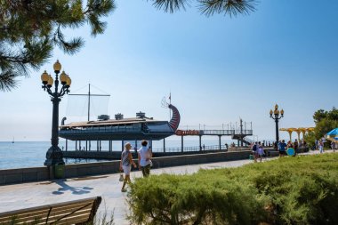 Karadeniz sahilinde dolgu, 09/03/2019, Yalta, Kırım. 