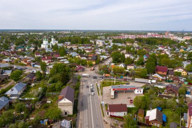 Ivanovo, Ivanovo bölgesi, Rusya. - 05.26.2020: Ivanovo şehri ve Peygamber Elijah Kilisesi 'nin bir yaz günü manzarası. 