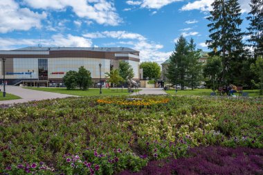 Ivanovo şehri, Ivanovo bölgesi, Rusya - 08 / 15 / 2020: İvanovo kentindeki Devrim Meydanı, Rusya.