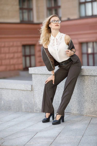 Beautiful Young Business Woman Blond Curly Hair Wearing Suit Glasses — Stock Photo, Image