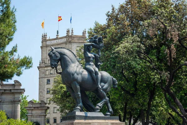 Skulptur Häst Och Ryttare Plaza Catalunya Spanien — Stockfoto