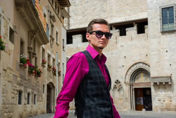 Young Guy Tourist Stands Street Girona Spain — Stock Photo, Image